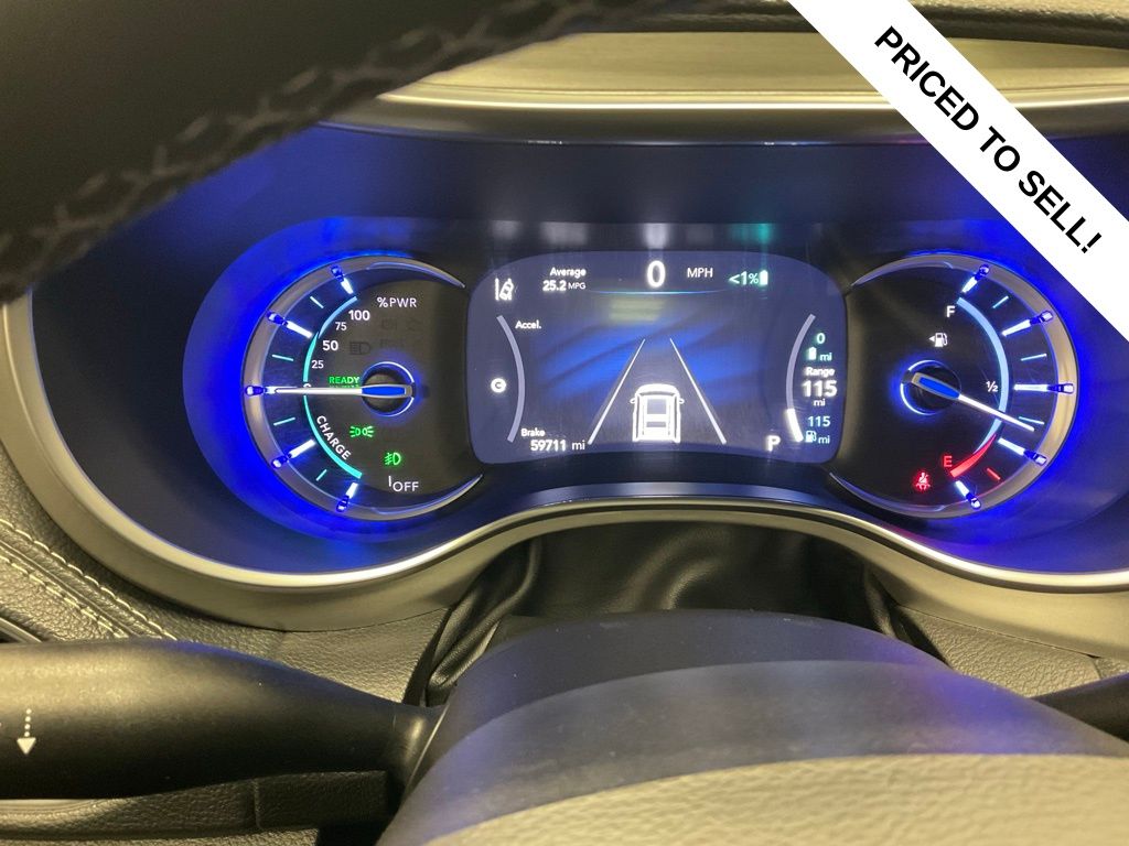 Used 2024 Chrysler Pacifica PHEV Select with VIN 2C4RC1S74RR103147 for sale in Moorhead, Minnesota