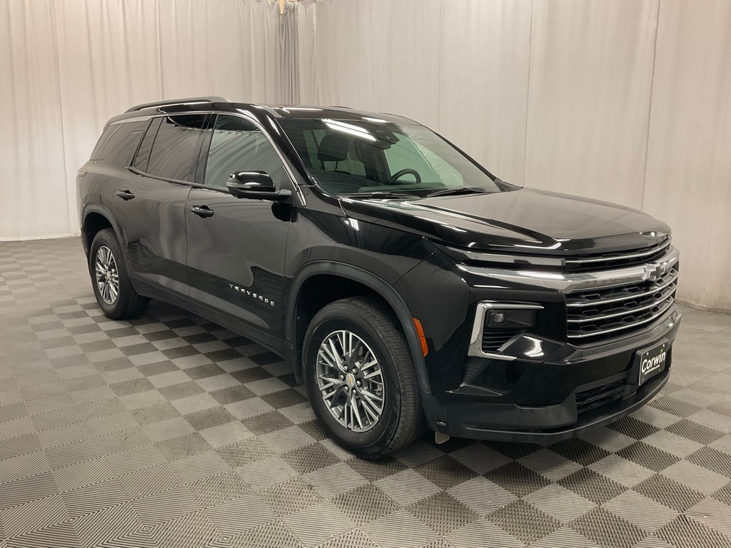 Used 2024 Chevrolet Traverse LT SUV