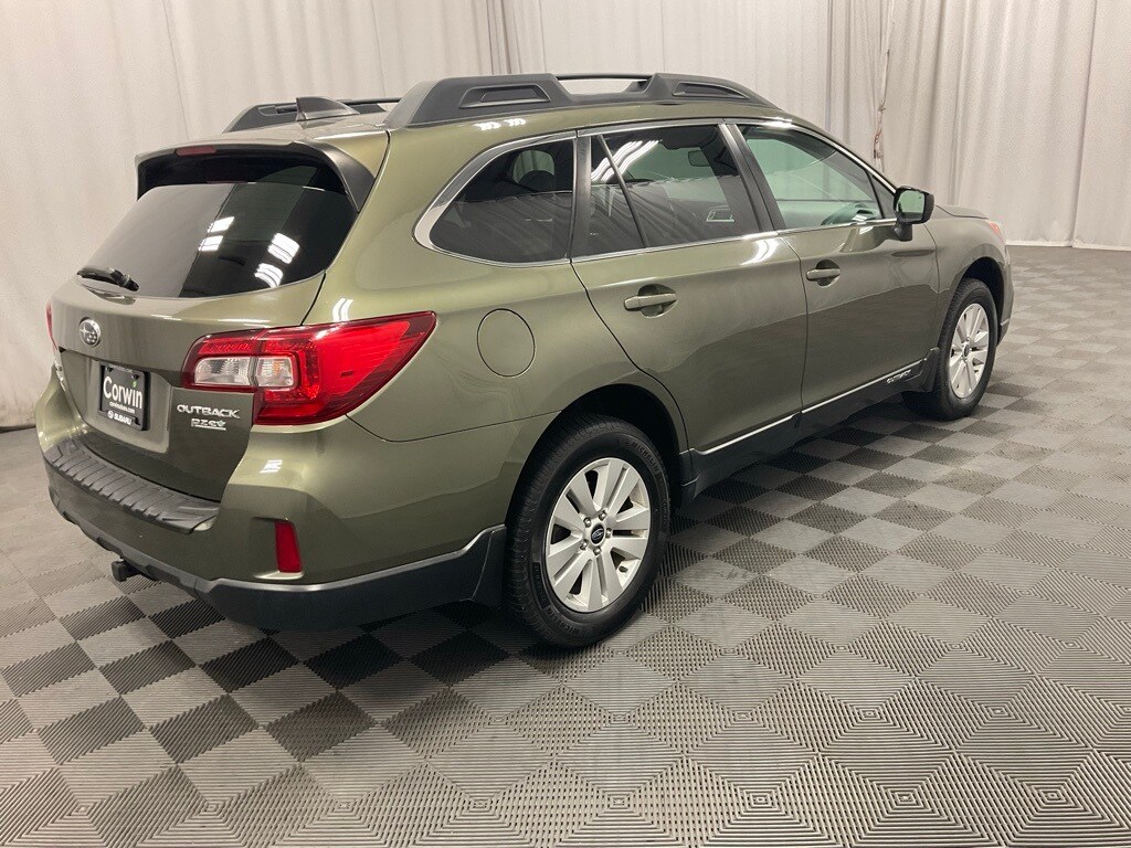 2017 Subaru Outback 2.5i Premium photo 3