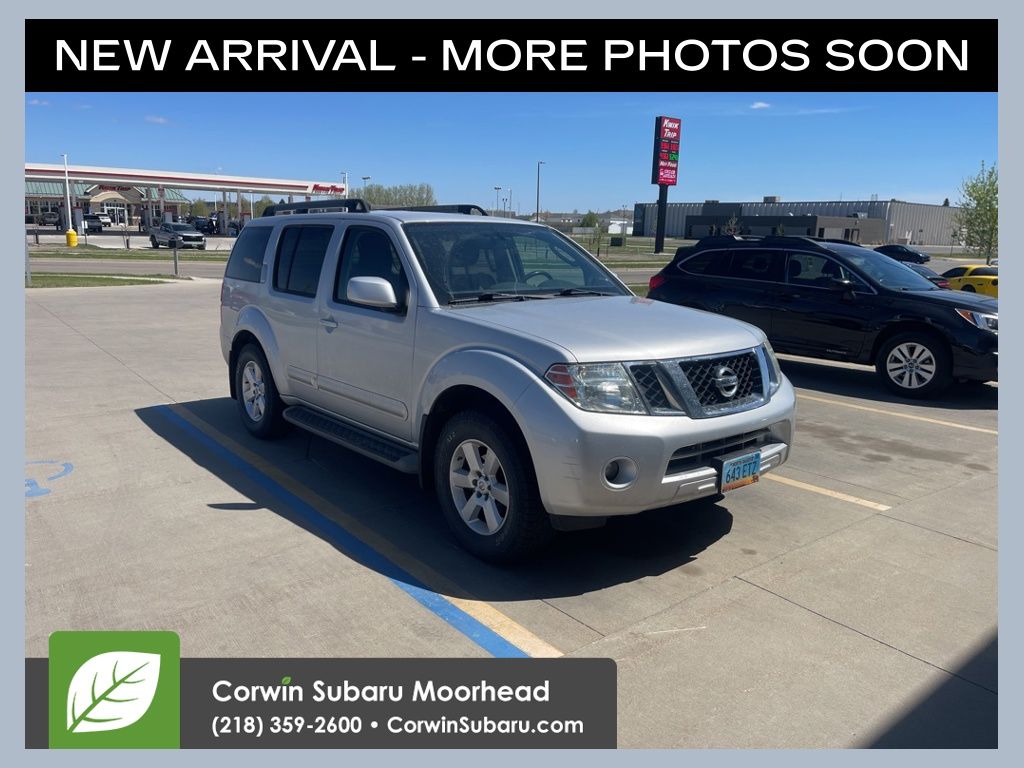 2011 Nissan Pathfinder's photo