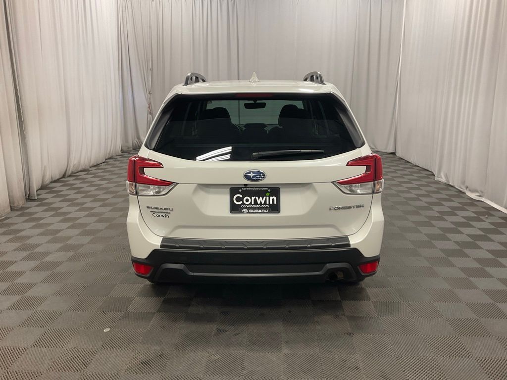 2023 Subaru Forester Premium photo 4