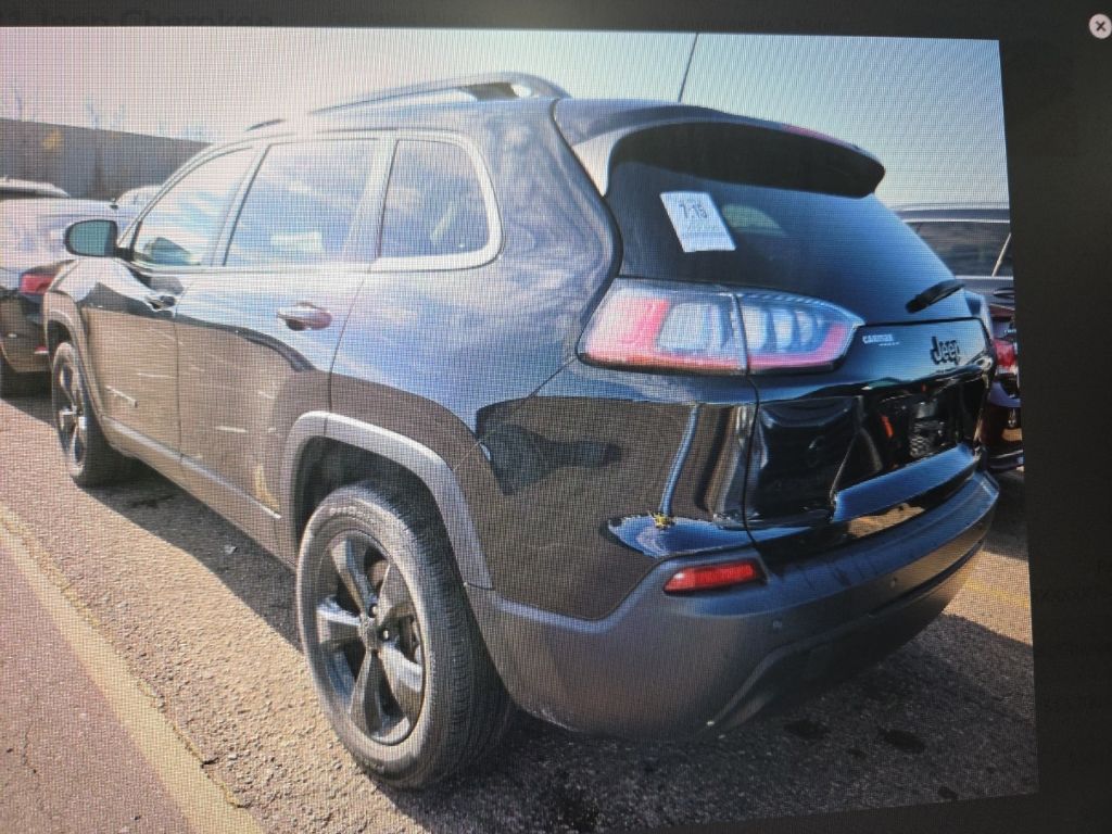 2021 Jeep Cherokee Latitude photo 3