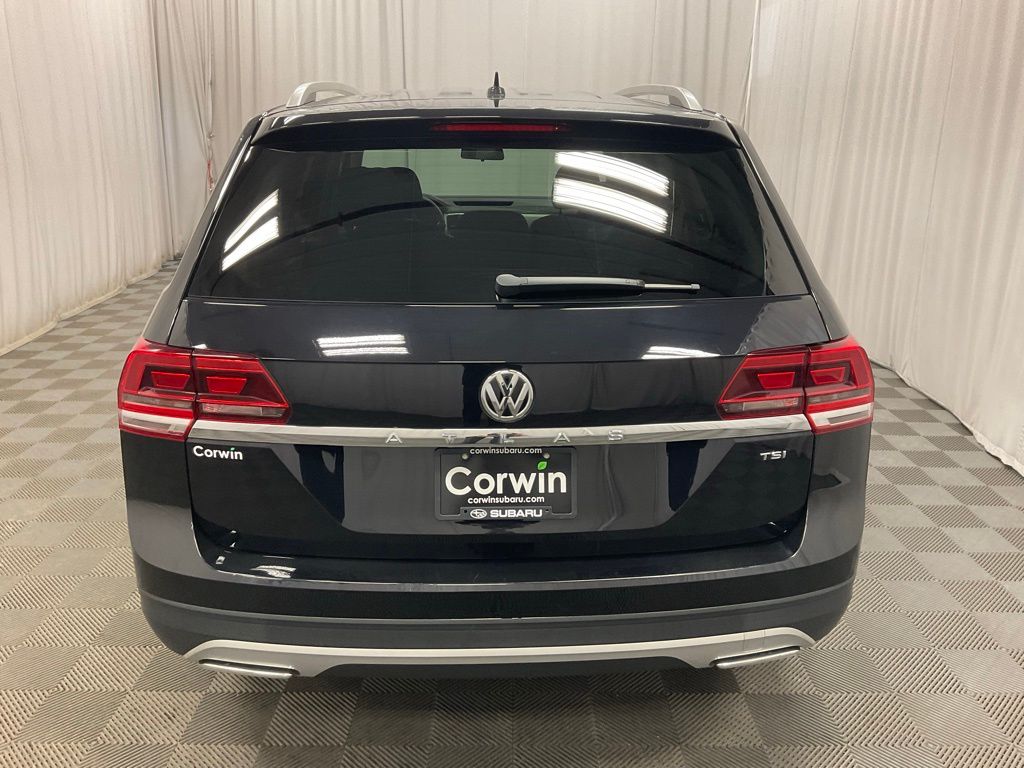 2018 Volkswagen Atlas S photo 2