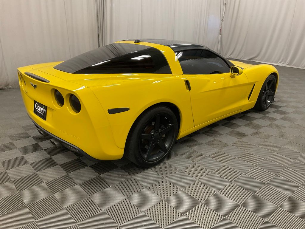 Used 2005 Chevrolet Corvette Base with VIN 1G1YY24U955136599 for sale in Moorhead, Minnesota