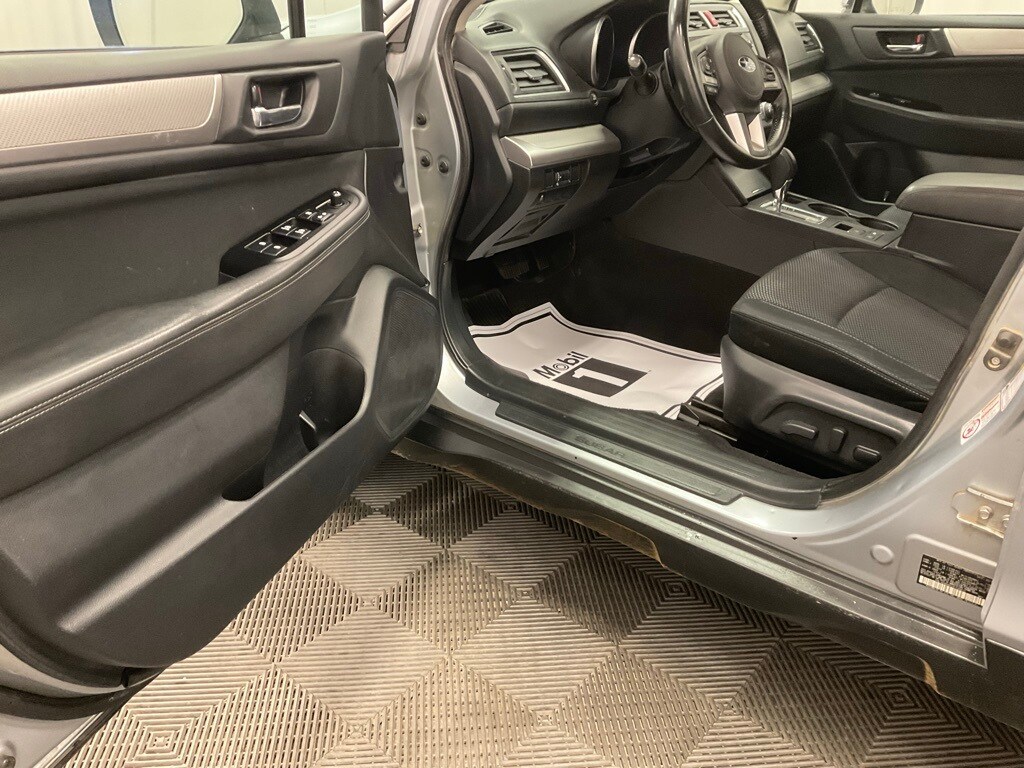 2015 Subaru Outback Premium photo 4