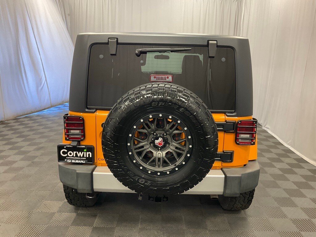 2012 Jeep Wrangler Sahara photo 4