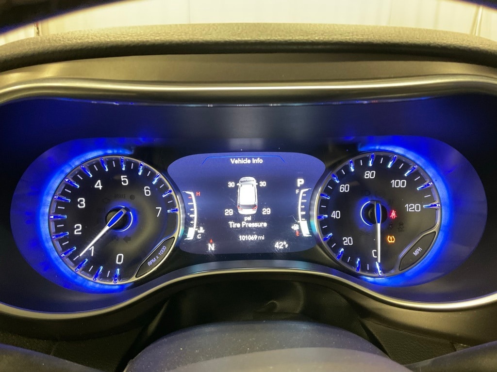 Used 2018 Chrysler Pacifica Limited with VIN 2C4RC1GG7JR226275 for sale in Moorhead, Minnesota