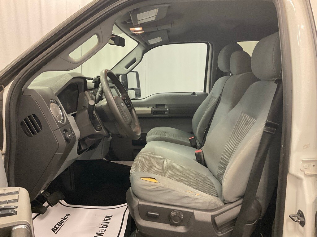 2013 Ford F-250 XLT photo 4