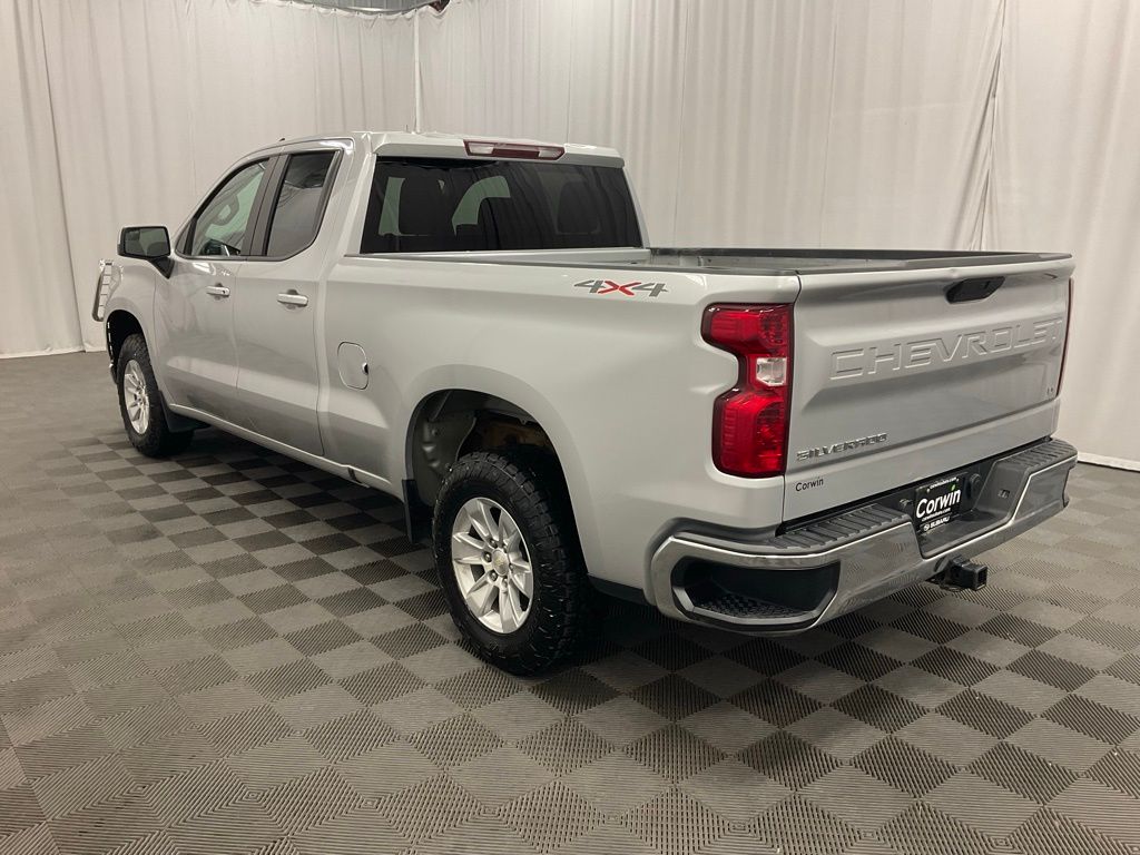 Used 2021 Chevrolet Silverado 1500 LT with VIN 1GCRYDED2MZ429211 for sale in Moorhead, Minnesota