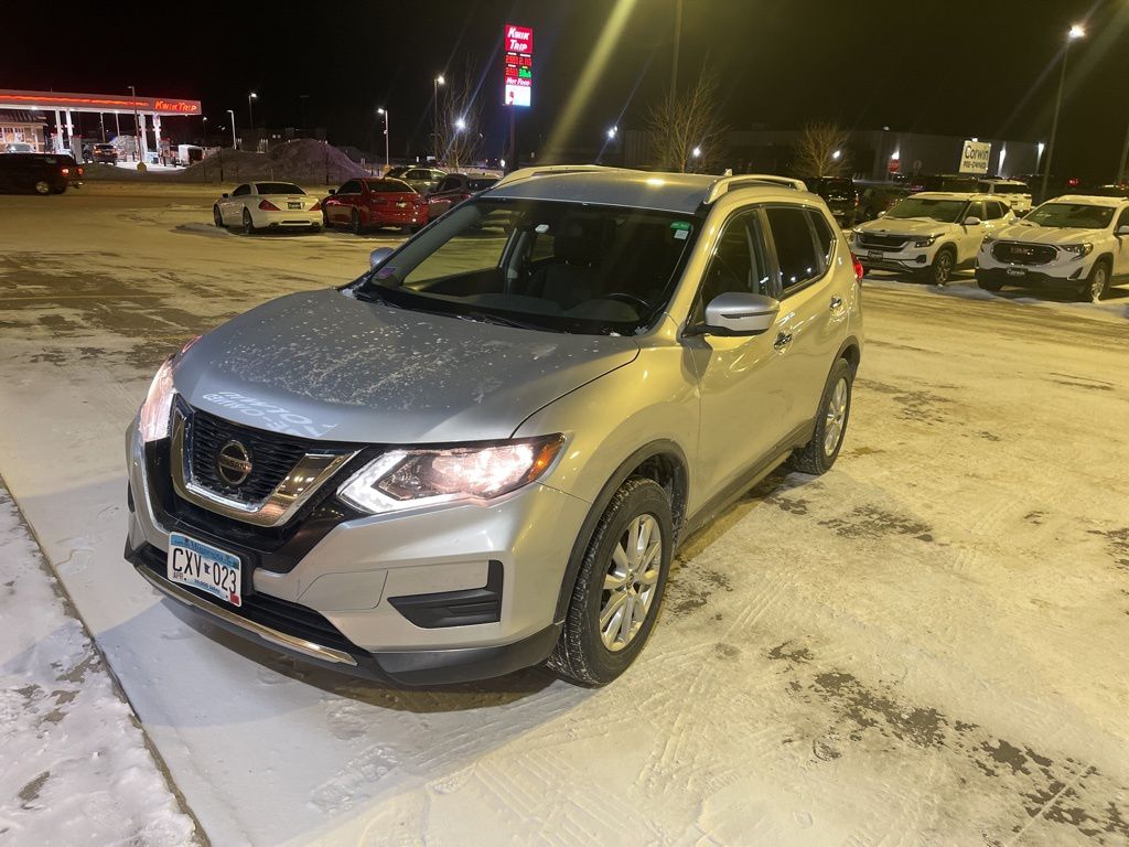 Used 2019 Nissan Rogue SV with VIN JN8AT2MV8KW370968 for sale in Moorhead, Minnesota