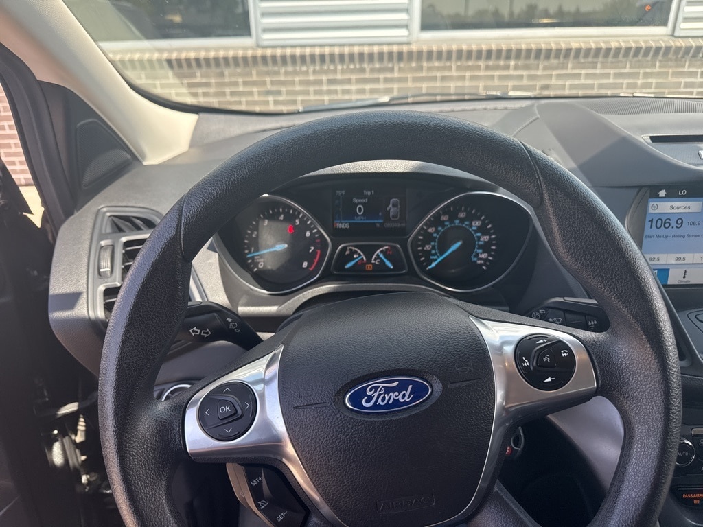 Used 2016 Ford Escape SE with VIN 1FMCU9GX9GUC07347 for sale in Moorhead, Minnesota