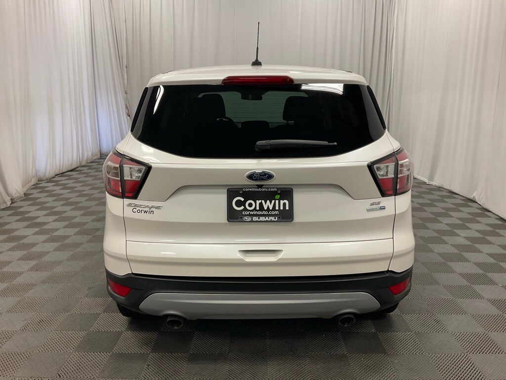 2017 Ford Escape SE photo 2