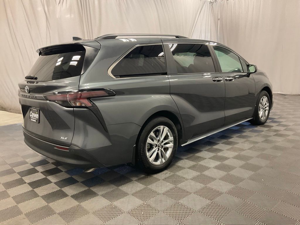 Used 2025 Toyota Sienna XLE with VIN 5TDJSKFC9SS179862 for sale in Moorhead, Minnesota