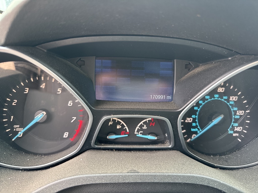 Used 2014 Ford Escape SE with VIN 1FMCU9GX1EUC09896 for sale in Moorhead, Minnesota