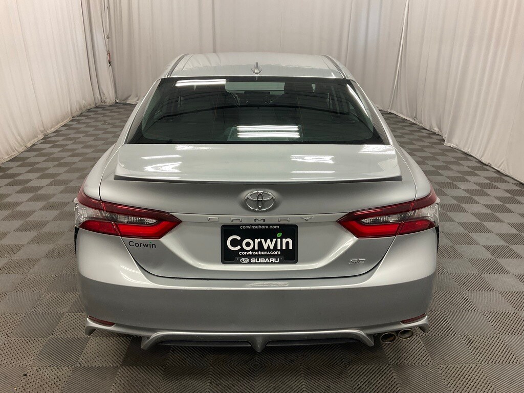 2021 Toyota Camry SE photo 3