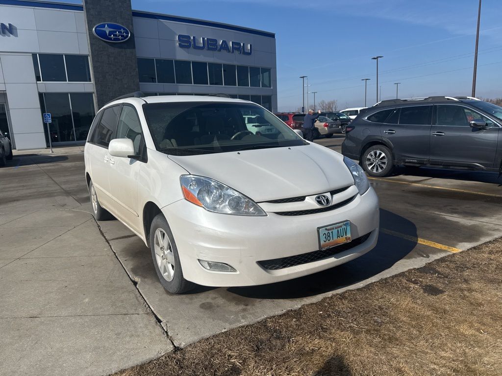 Used 2006 Toyota Sienna XLE with VIN 5TDZA22C86S428024 for sale in Moorhead, Minnesota
