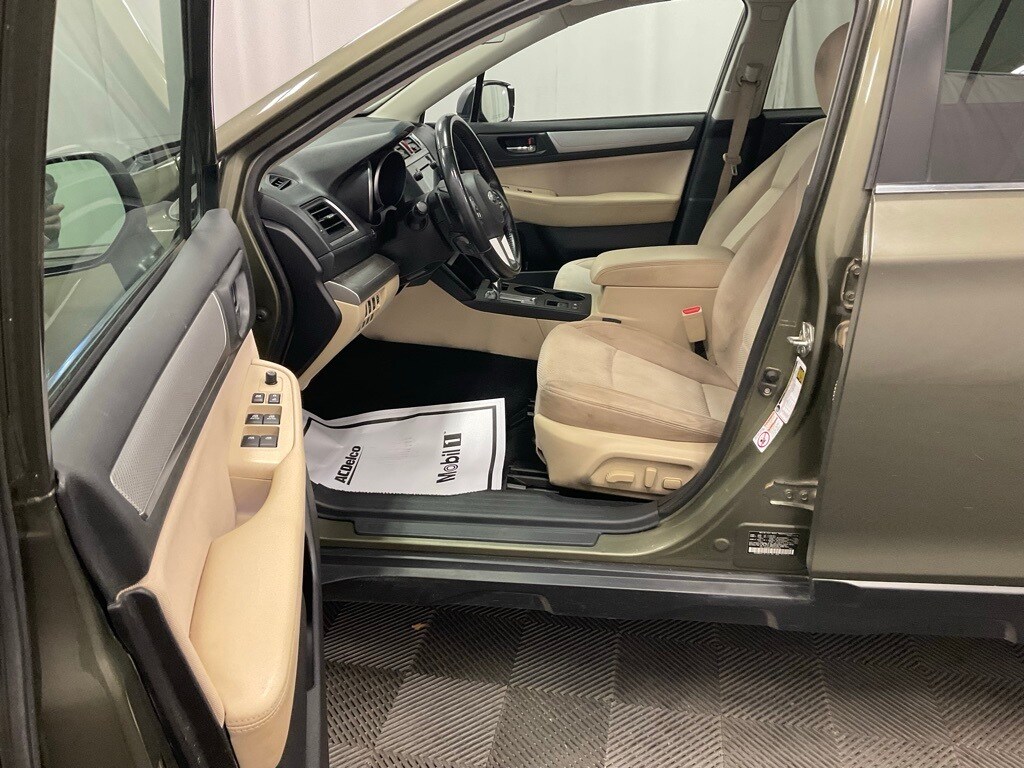 2017 Subaru Outback 2.5i Premium photo 4