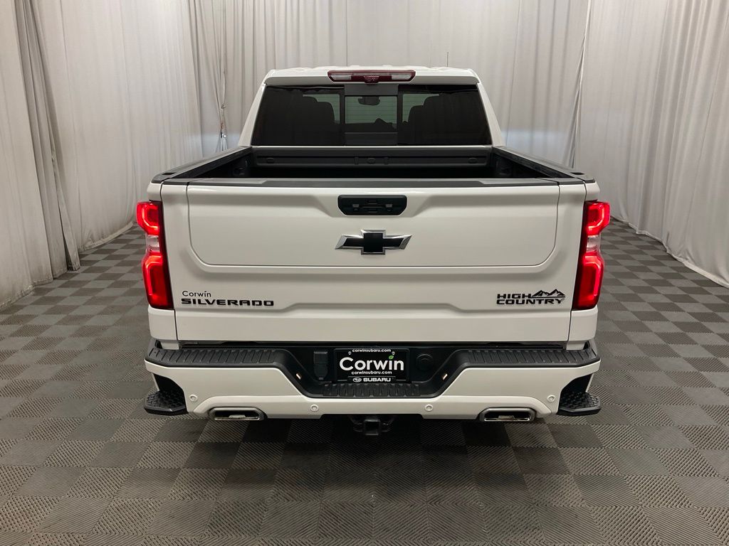 2022 Chevrolet Silverado 1500 High Country photo 3