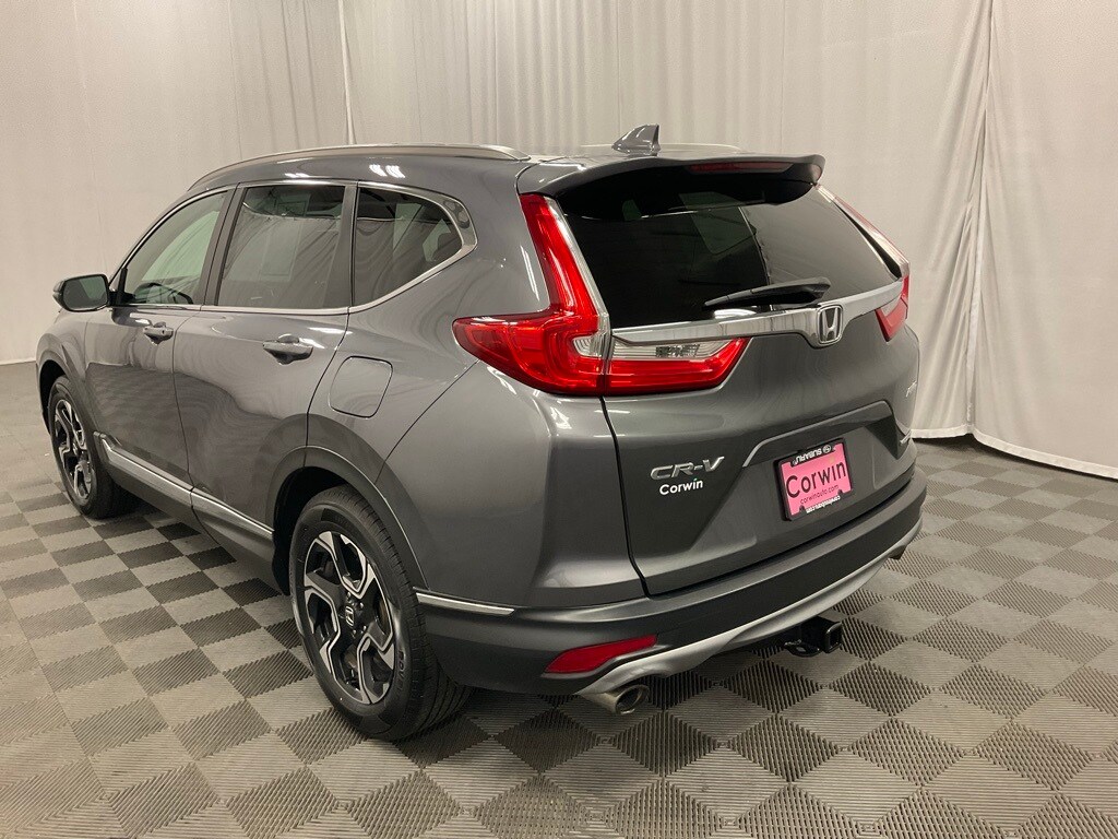 2017 Honda CR-V Touring photo 3