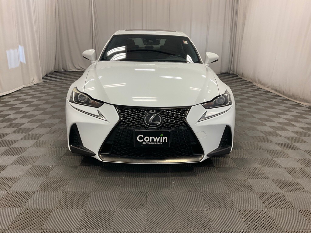 2019 Lexus IS 300 photo 3