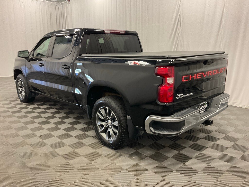 2023 Chevrolet Silverado 1500 LT photo 2