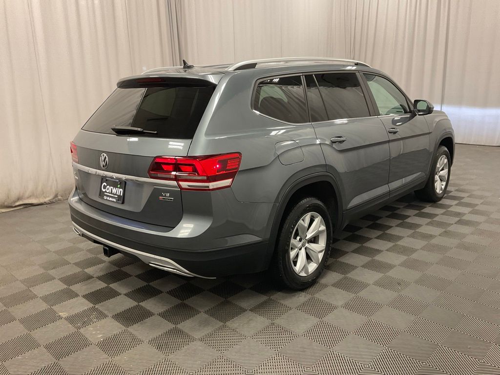 Used 2018 Volkswagen Atlas SE w/Tech with VIN 1V2LR2CA1JC583955 for sale in Moorhead, Minnesota