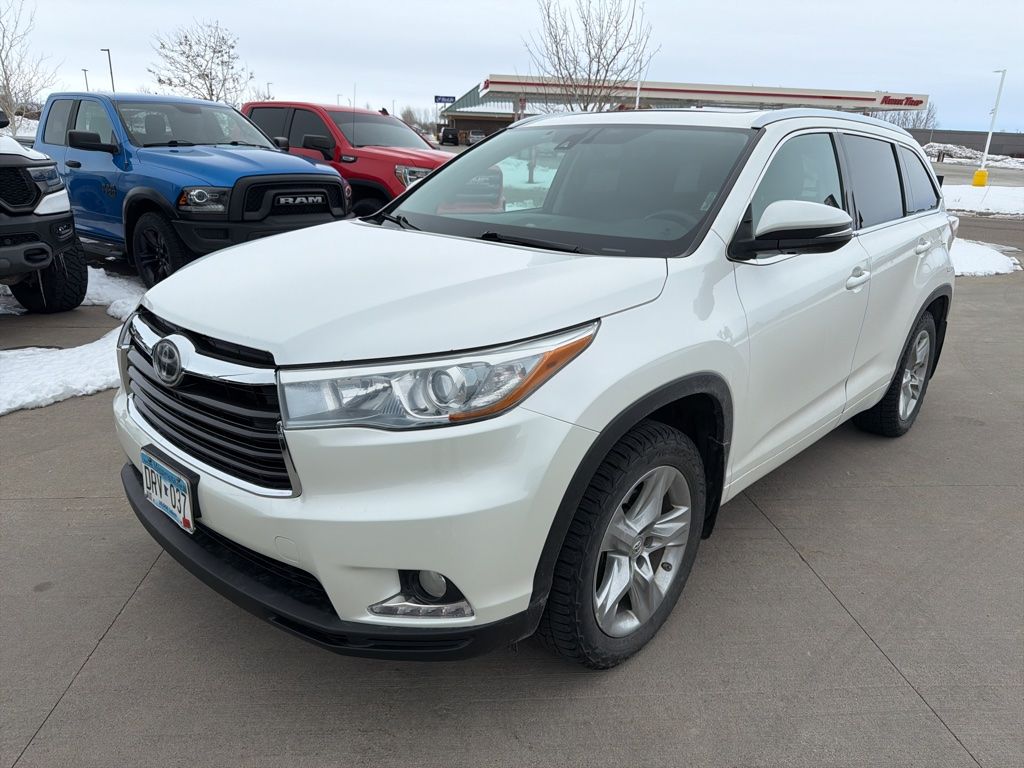 Used 2014 Toyota Highlander Limited Platinum with VIN 5TDDKRFHXES025103 for sale in Moorhead, Minnesota