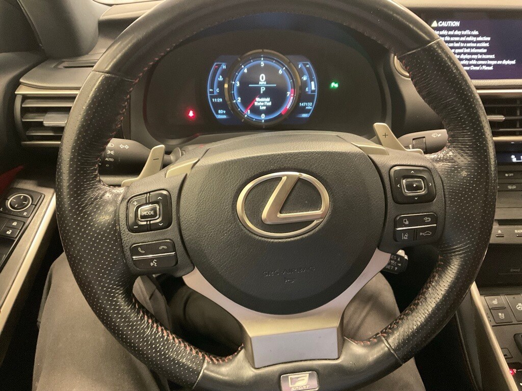 2019 Lexus IS 300 photo 4