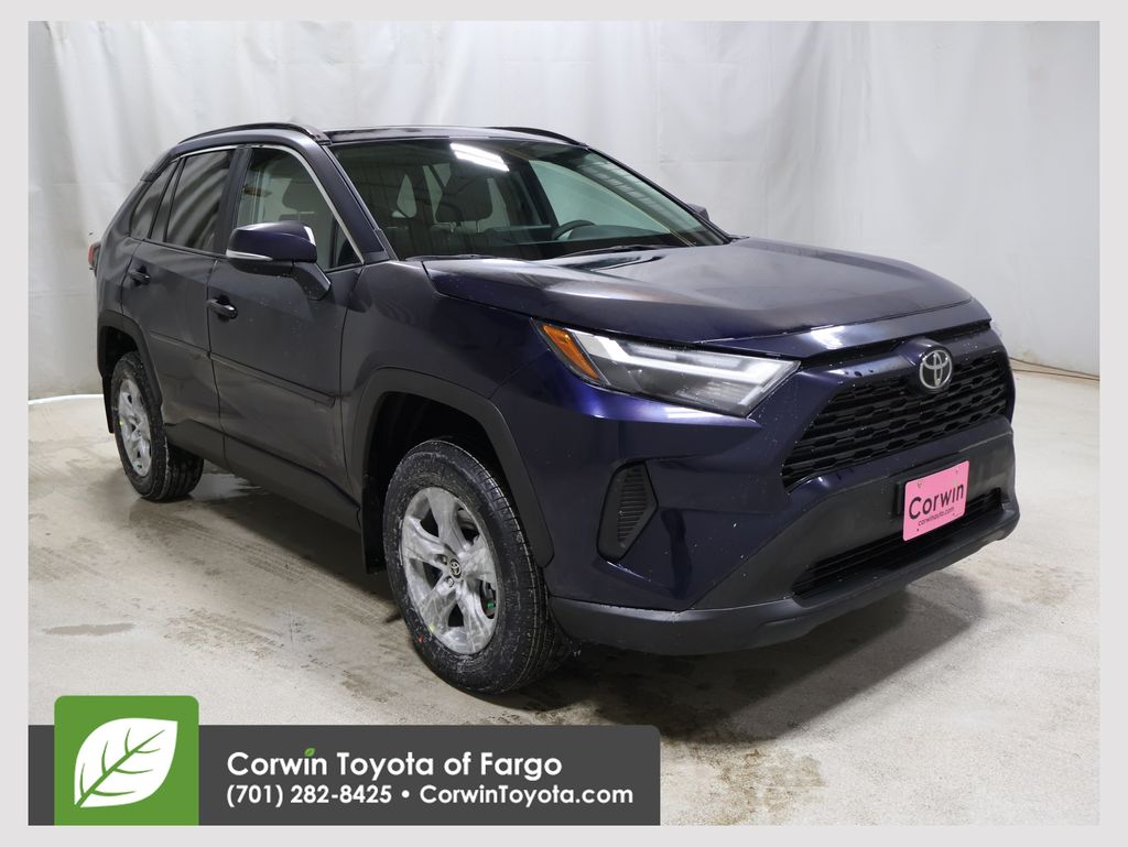 2025 Toyota RAV4 XLE's photo