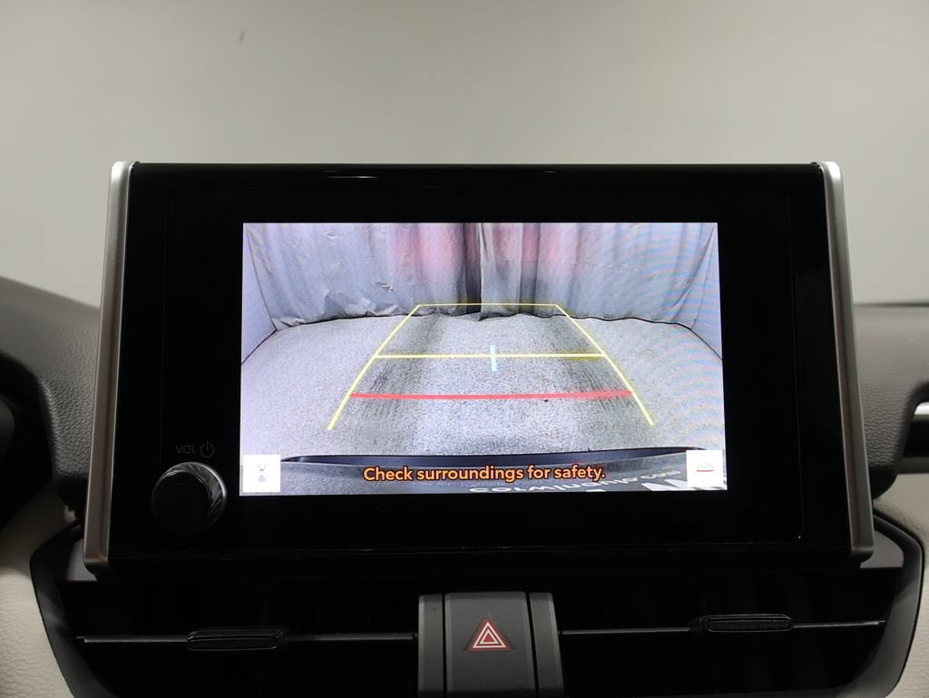 2025 Toyota RAV4 XLE - Photo 27
