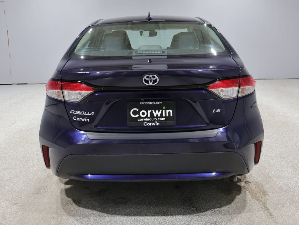 2022 Toyota Corolla LE photo 3