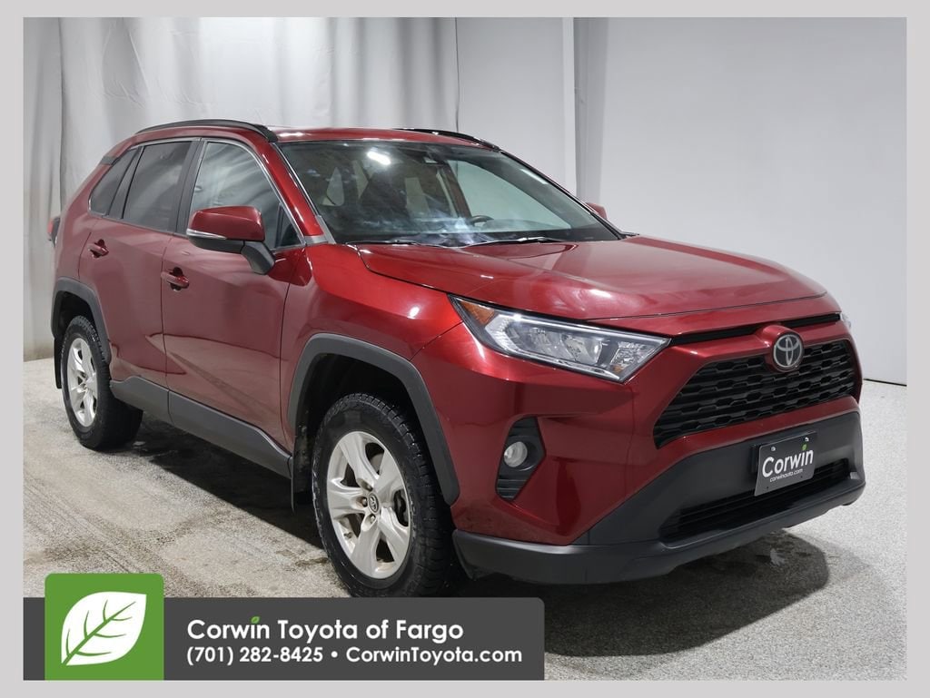 2020 Toyota RAV4 XLE's photo