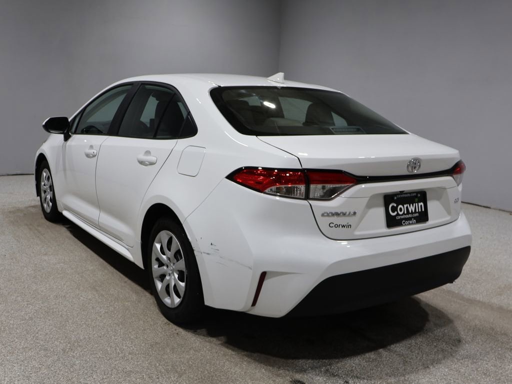 2024 Toyota Corolla LE photo 4