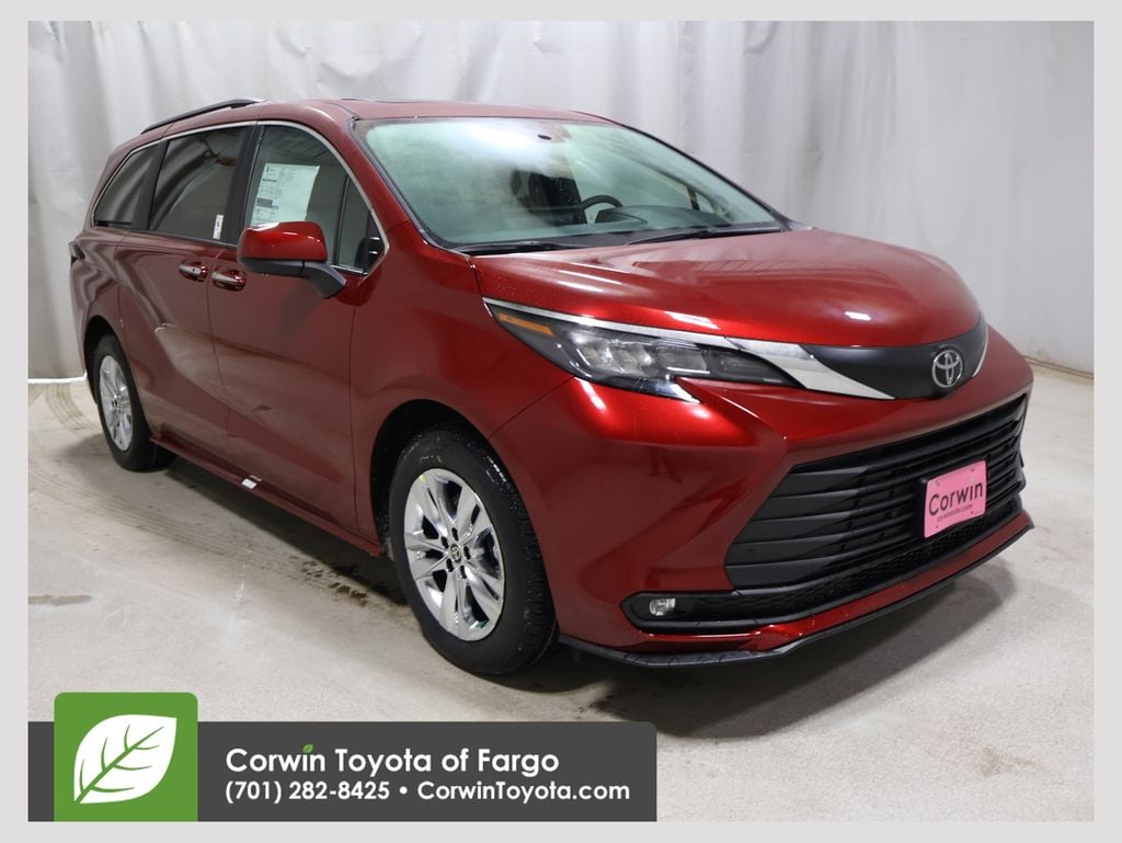 2026 Toyota Sienna XLE's photo