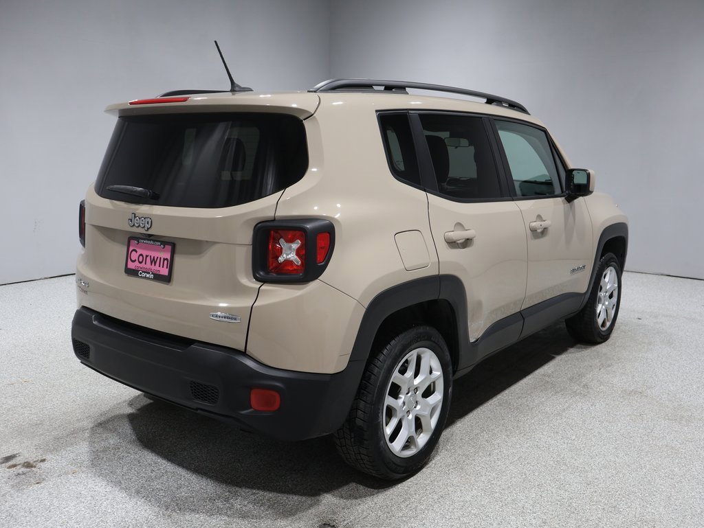 2016 Jeep Renegade Latitude photo 2