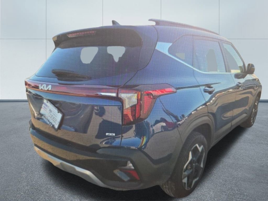 2025 Kia Seltos EX photo 2