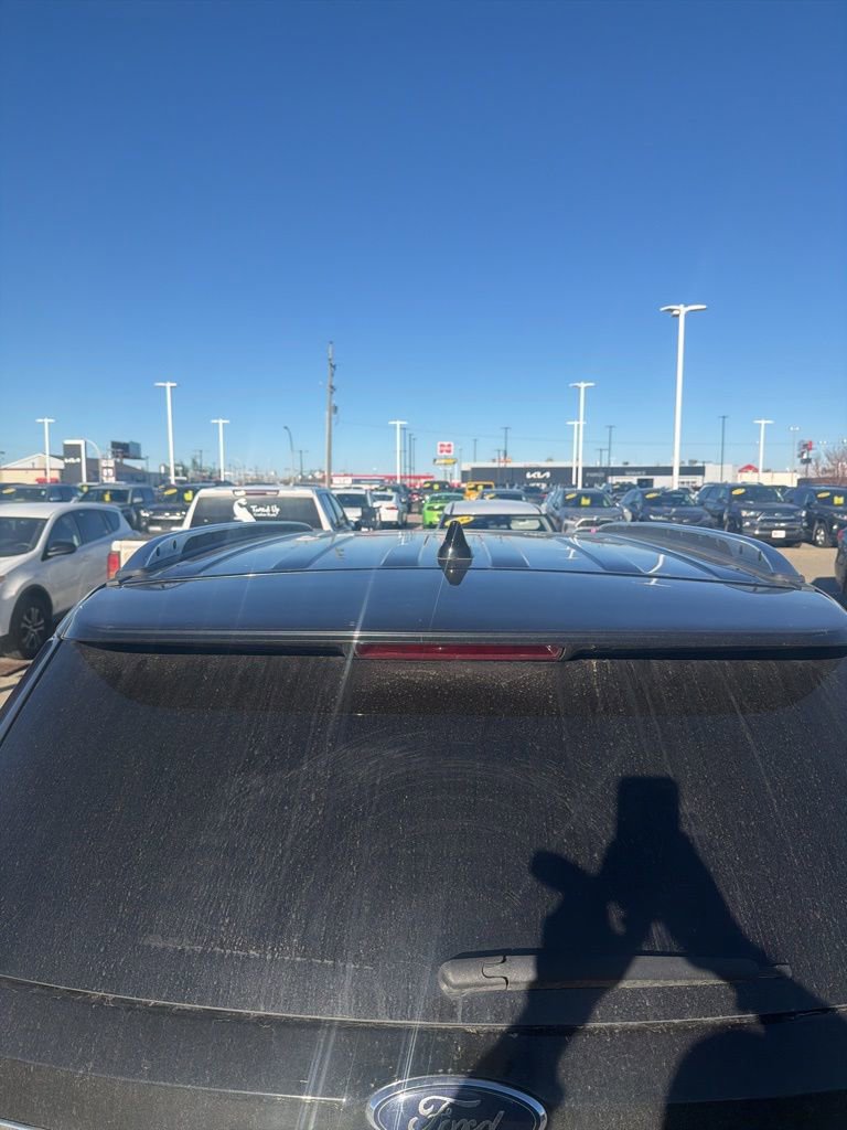 2017 Ford Explorer Platinum photo 3