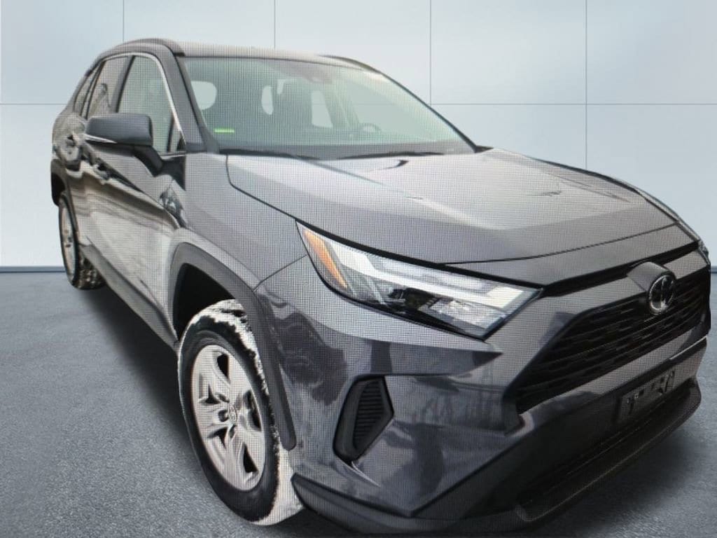 Used 2024 Toyota RAV4 XLE with VIN 2T3P1RFV6RW447105 for sale in Kansas City
