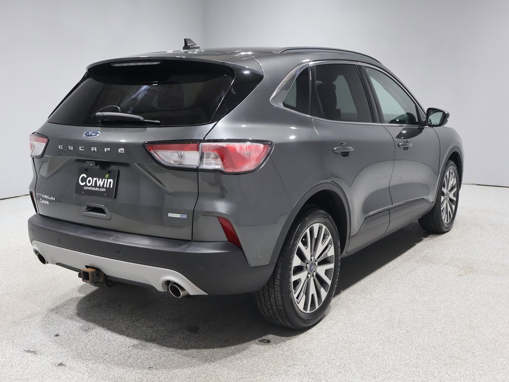2020 Ford Escape Titanium photo 2