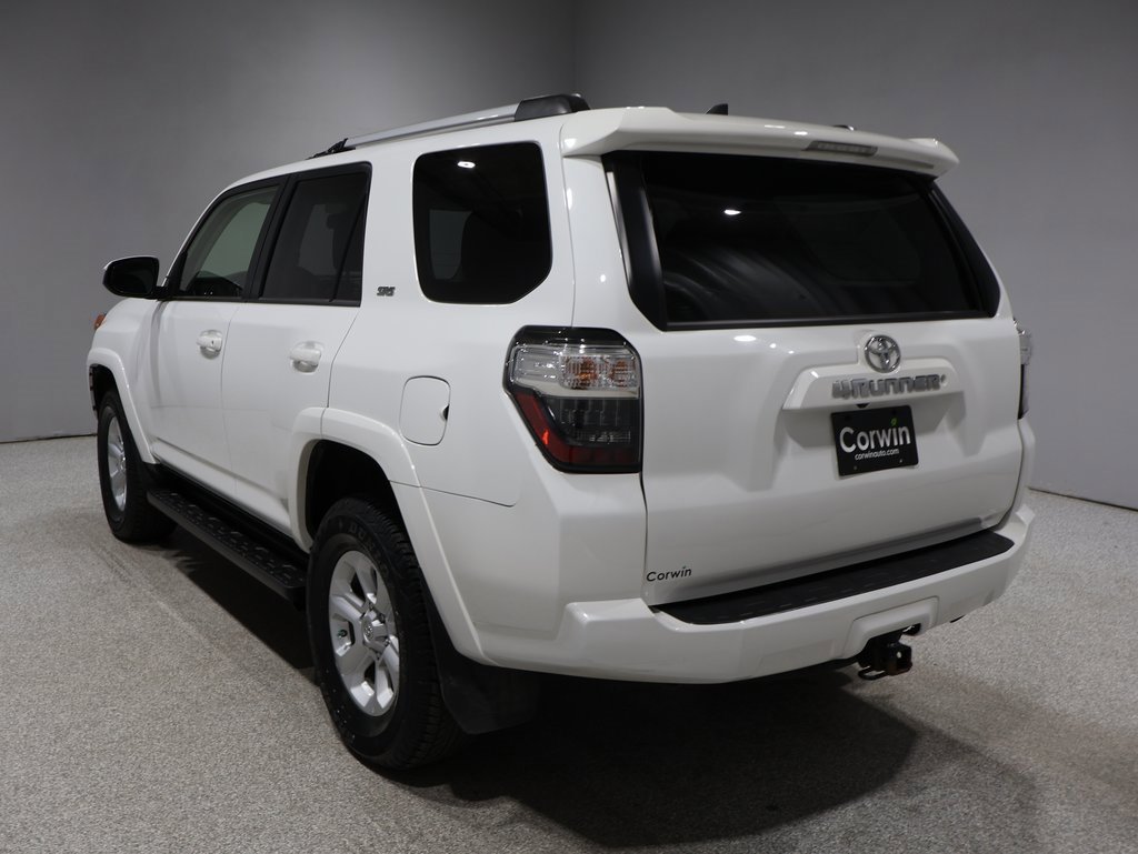 2020 Toyota 4Runner SR5 photo 4