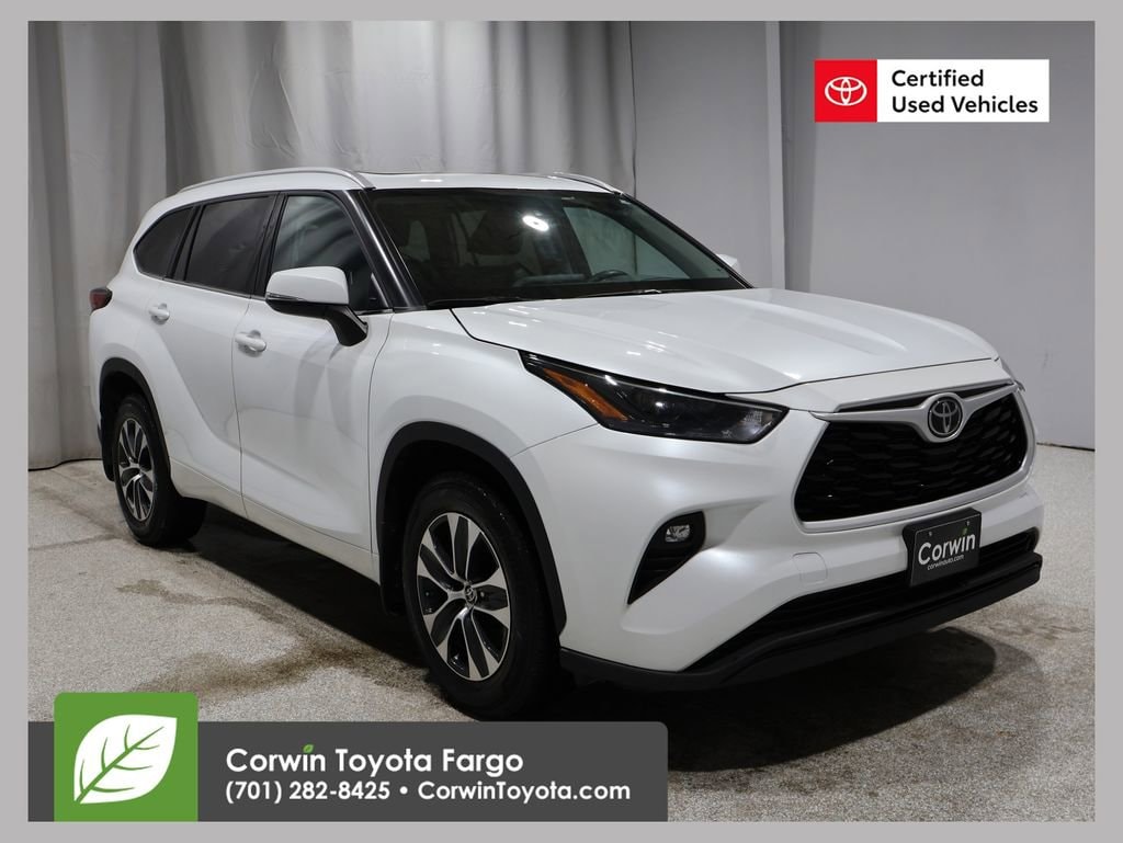 2022 Toyota Highlander XLE's photo
