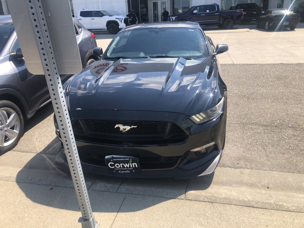 2015 Ford Mustang GT Premium photo 2