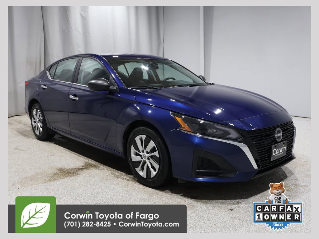 2024 Nissan Altima S's photo