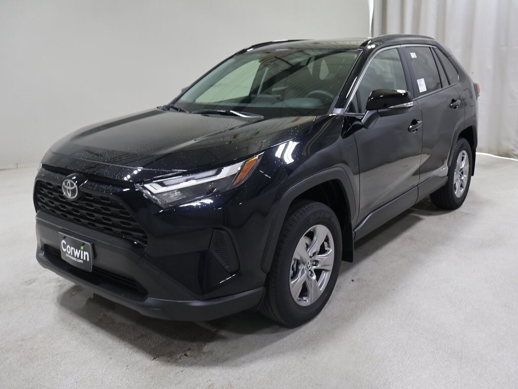 2025 Toyota RAV4 Hybrid XLE photo 3