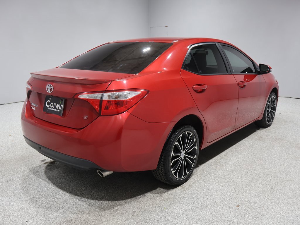 2016 Toyota Corolla Plus photo 2