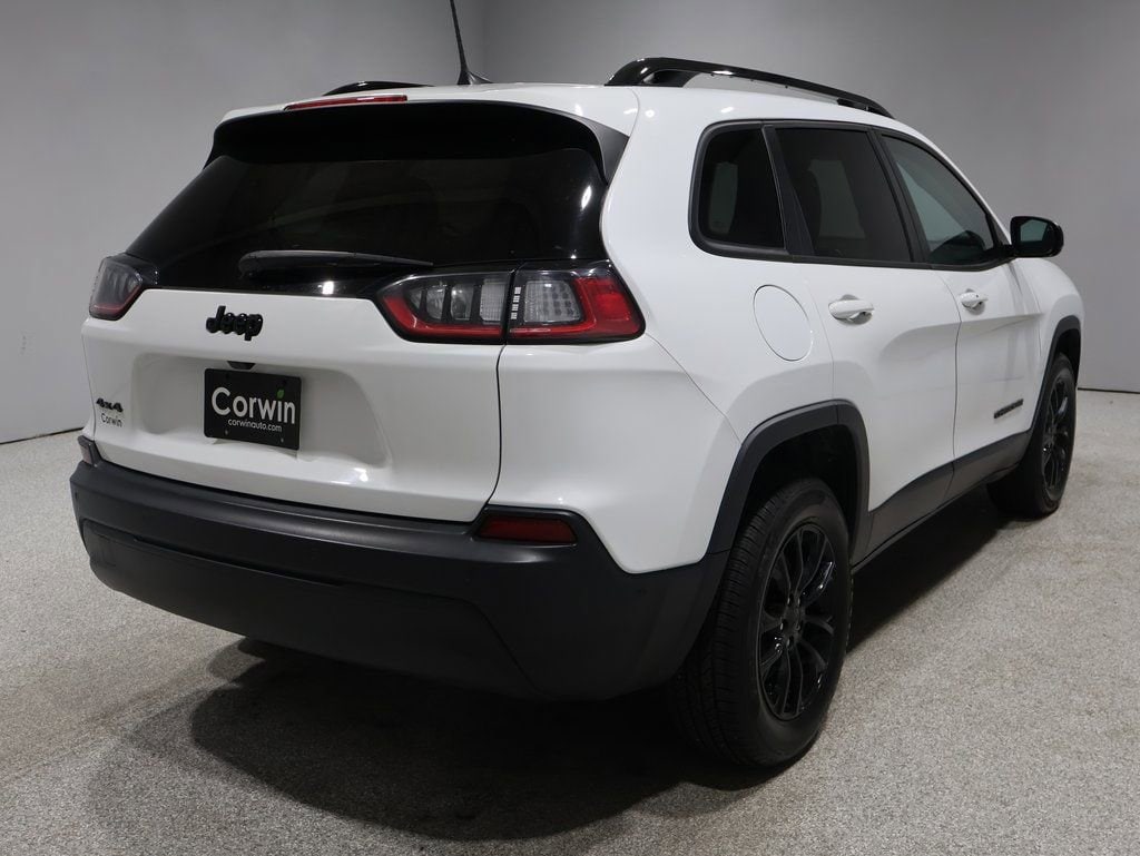 Used 2023 Jeep Cherokee Altitude SUV