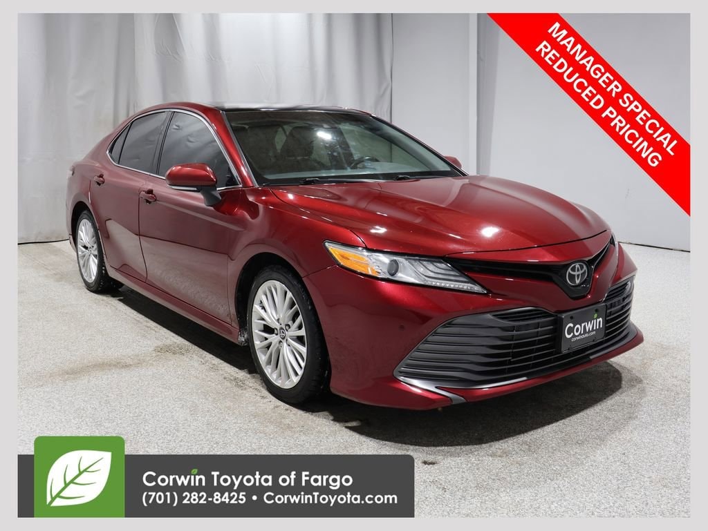 2018 Toyota Camry XLE's photo