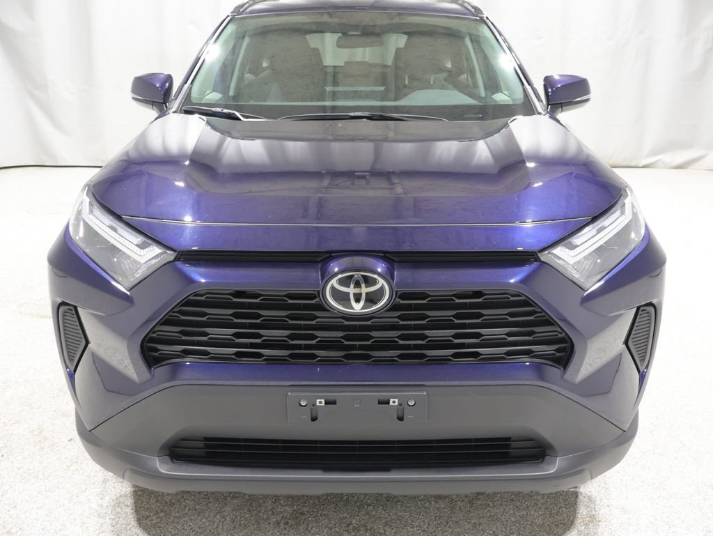 2025 Toyota RAV4 XLE - Photo 8