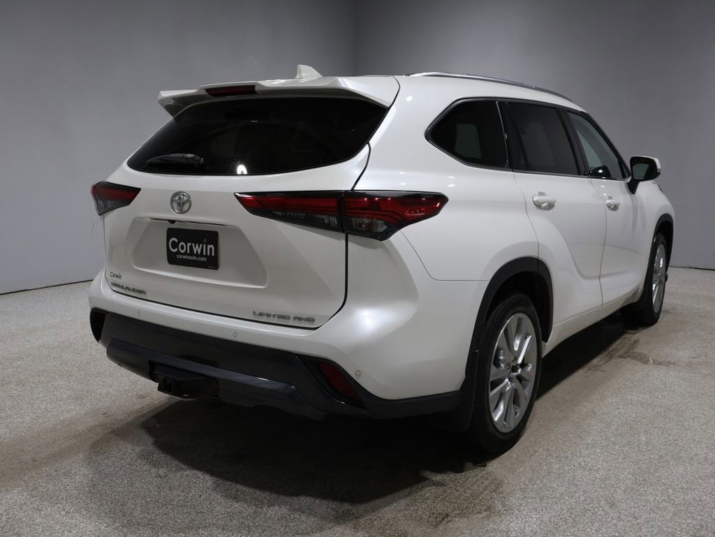 2021 Toyota Highlander Limited photo 2