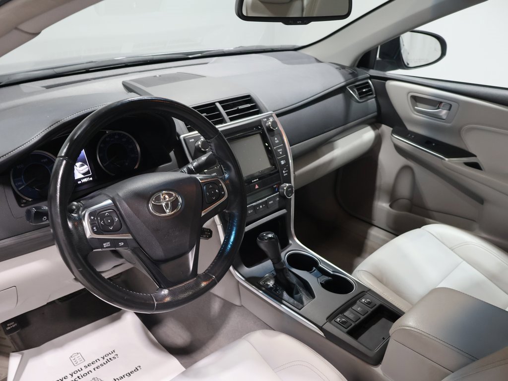 2016 Toyota Camry Hybrid XLE photo 4